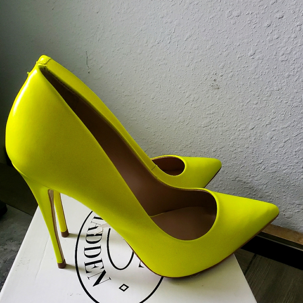 Steve Madden Daisie LIME LEATHER Pumps
